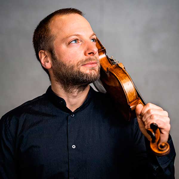 Vladislav, Violine
